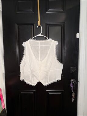 White Lace-Trim Sleeveless Cotton Top
